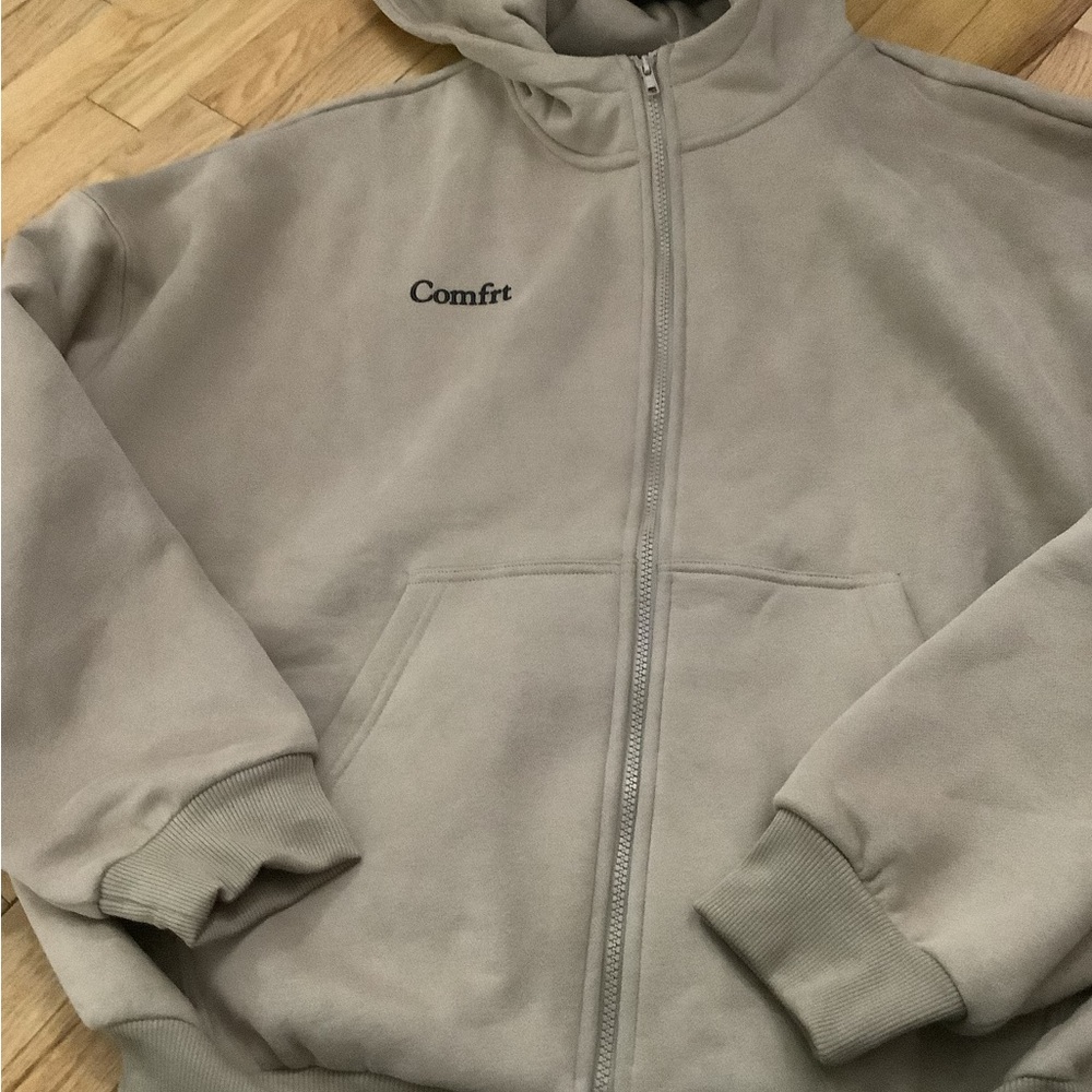 Comfrt Beige cloud zip hoodie